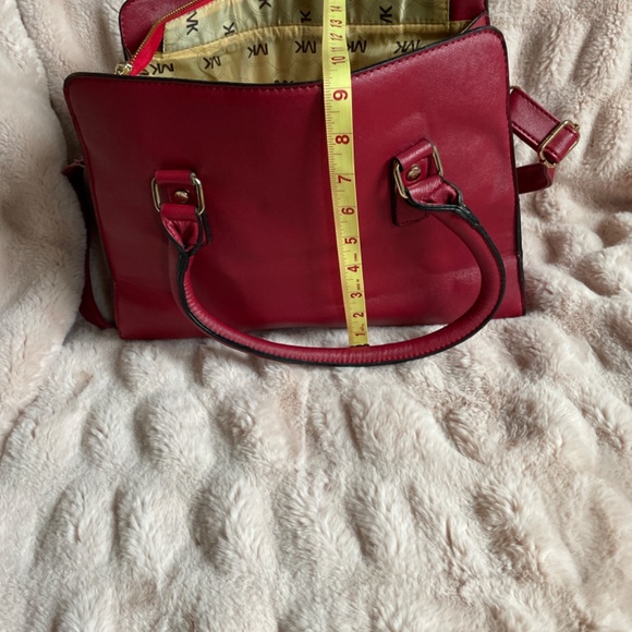 NWOT Michael Kors riveted hand/shoulder bag - Picture 3 of 10